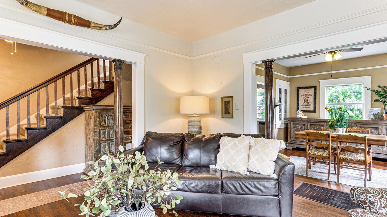 Photo of Livingroom in Guthrie