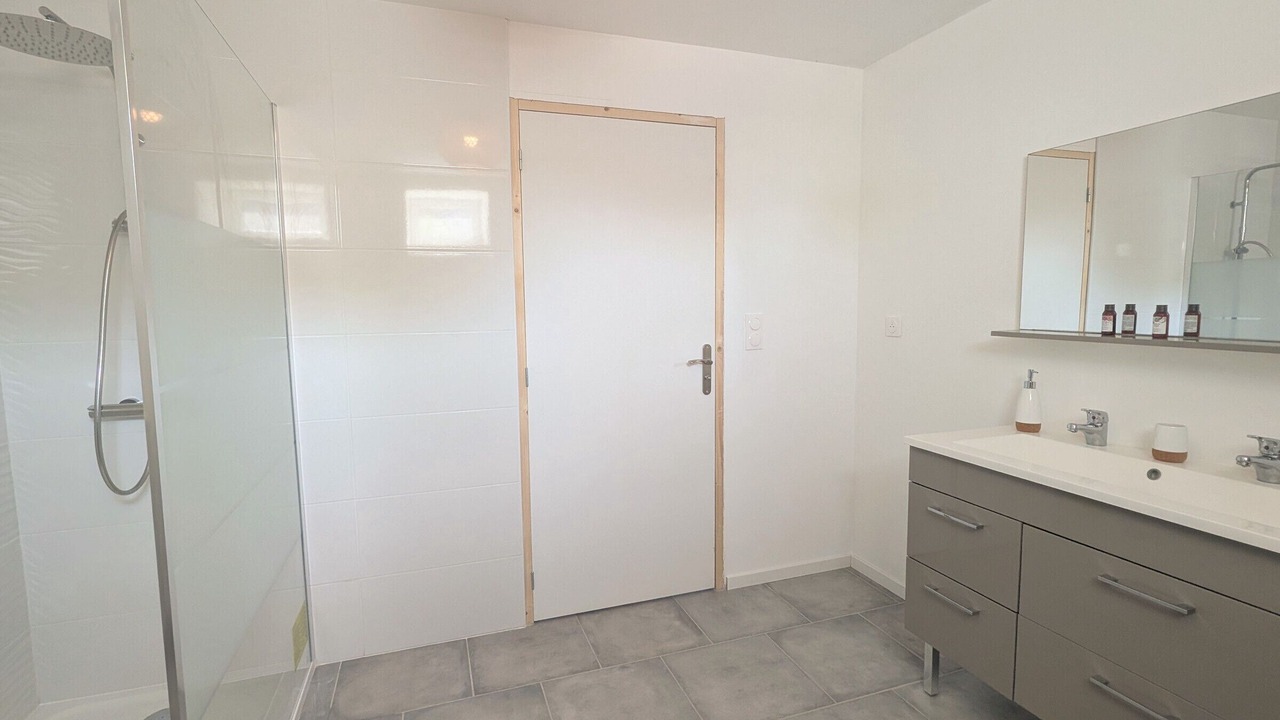 Photo of Bathroom in Paulnay