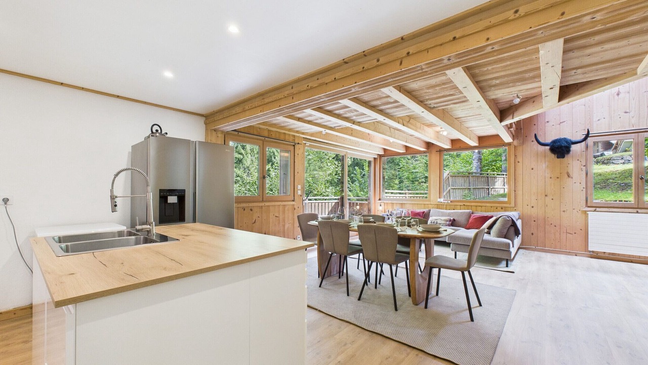 Photo of Others in Les Prodains