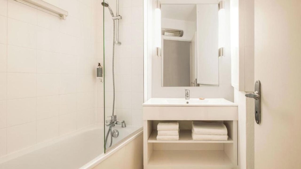 Photo of Bathroom in Quartier de la Salpetriere