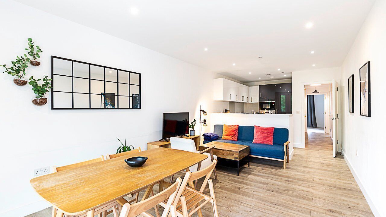 Photo of Others in Lea Bridge