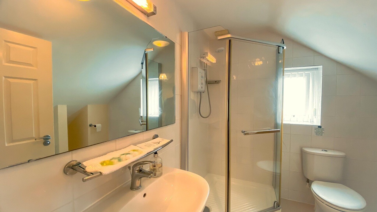 Photo of Bathroom in West Knoyle