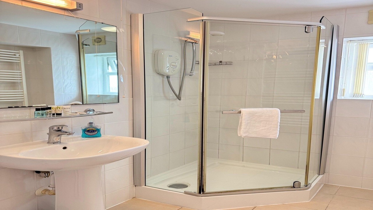 Photo of Bathroom in West Knoyle