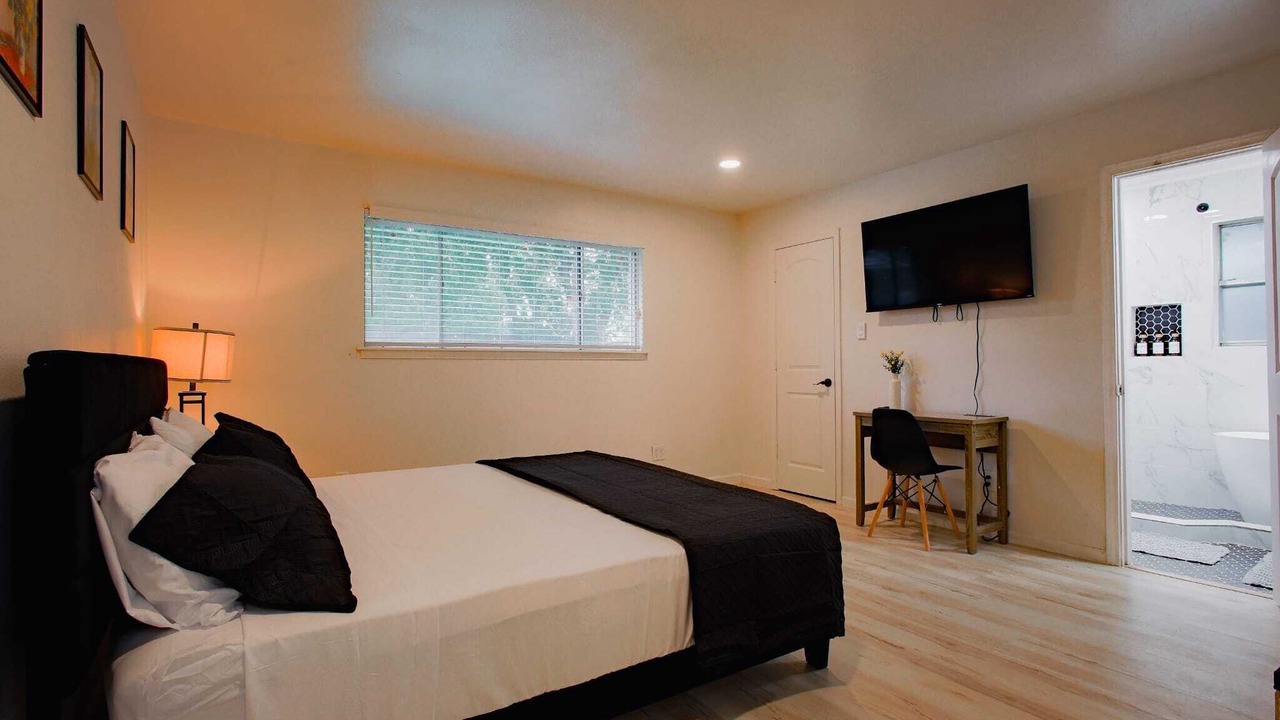 Photo of Bedroom in Greater Fondren Southwest