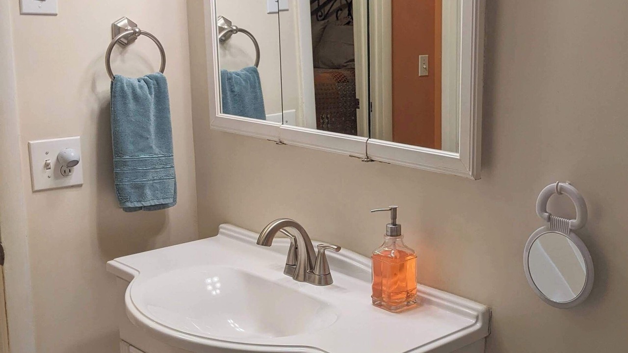 Photo of Bathroom in Green Hill