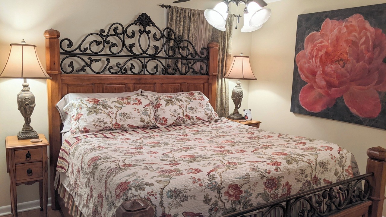 Photo of Bedroom in Green Hill