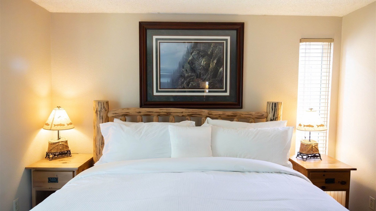 Photo of Bedroom in West Yellowstone