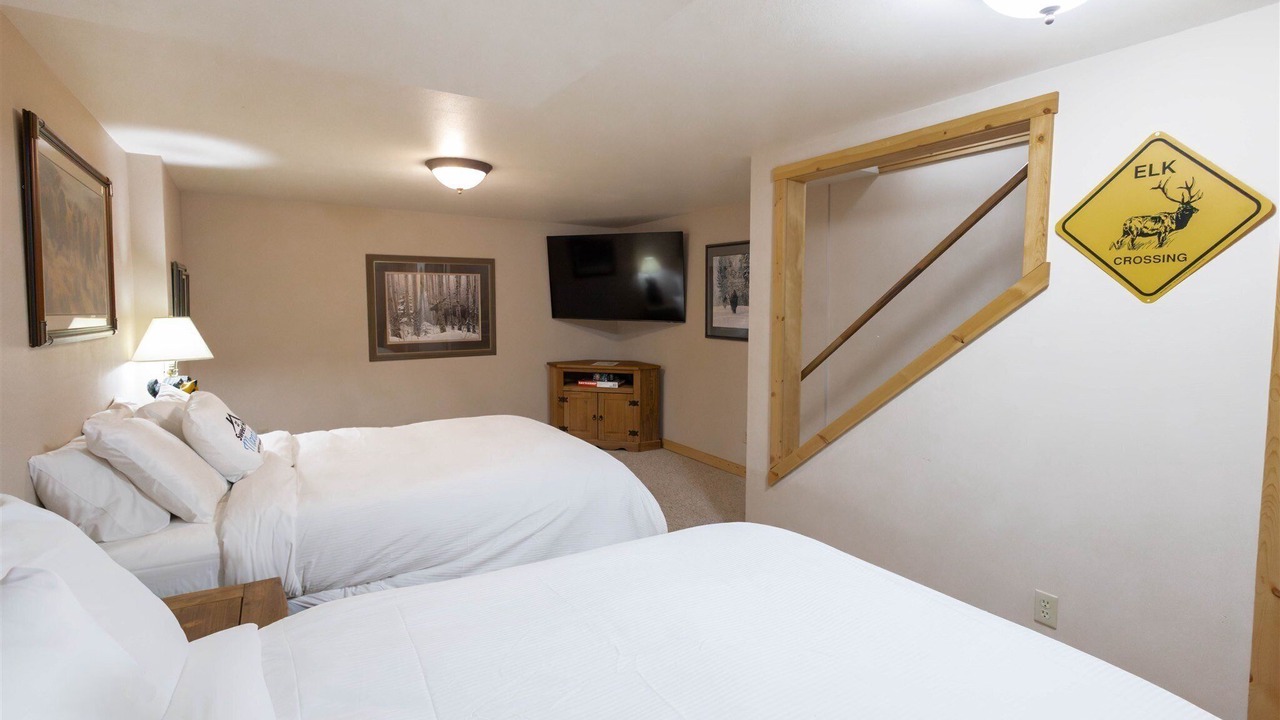 Photo of Bedroom in West Yellowstone