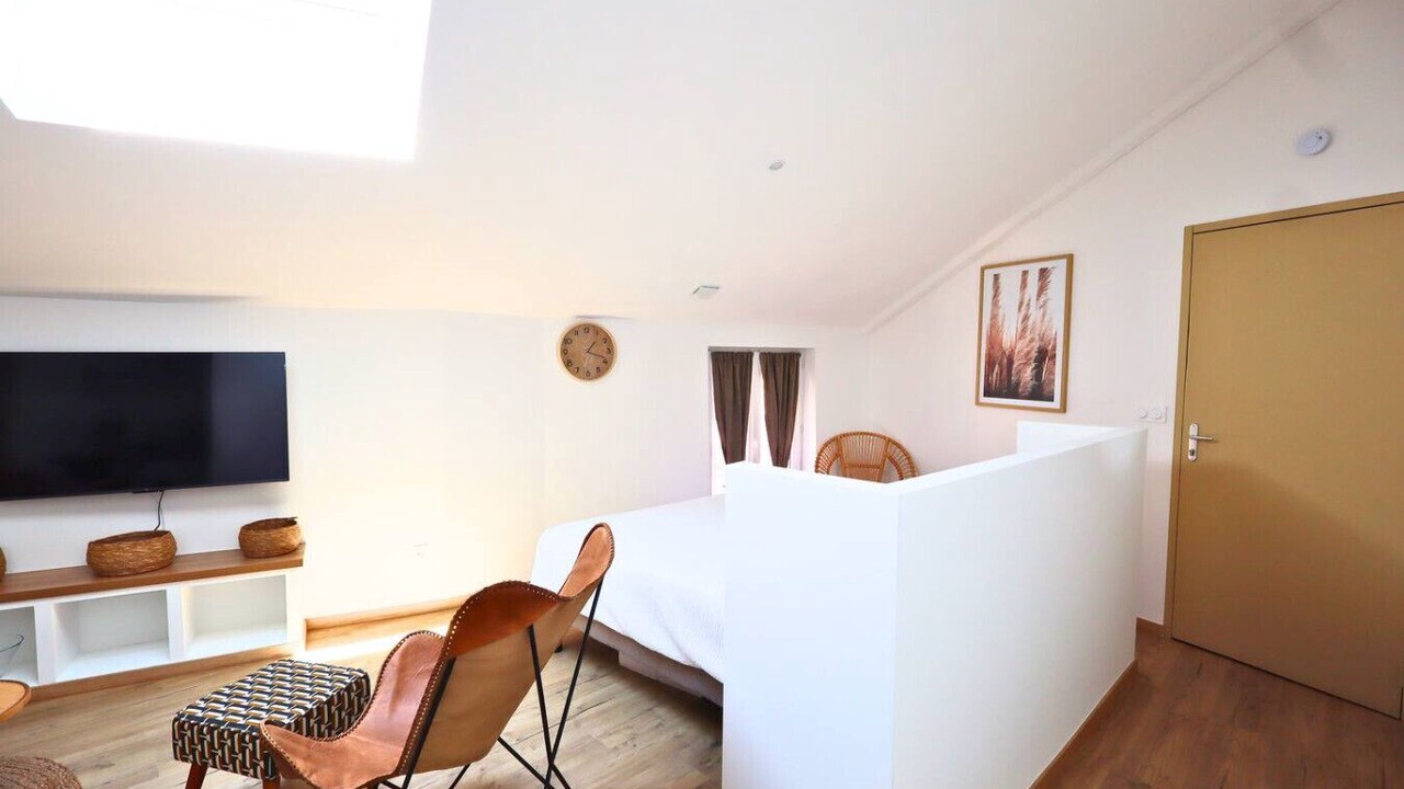 Photo of Bedroom in Camaret-sur-Aigues