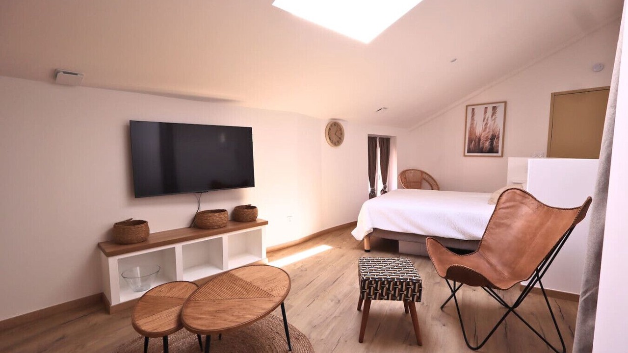 Photo of Bedroom in Camaret-sur-Aigues