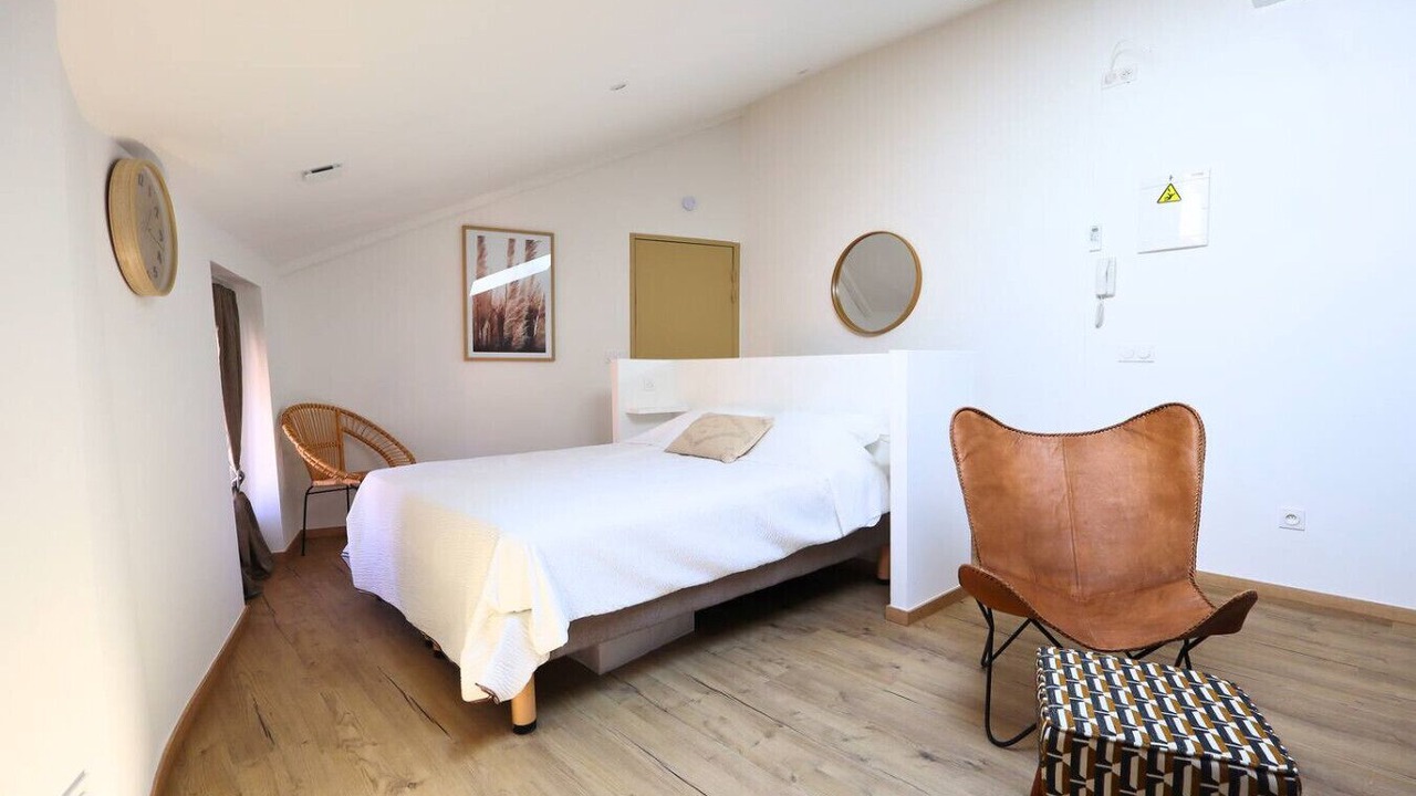 Photo of Bedroom in Camaret-sur-Aigues