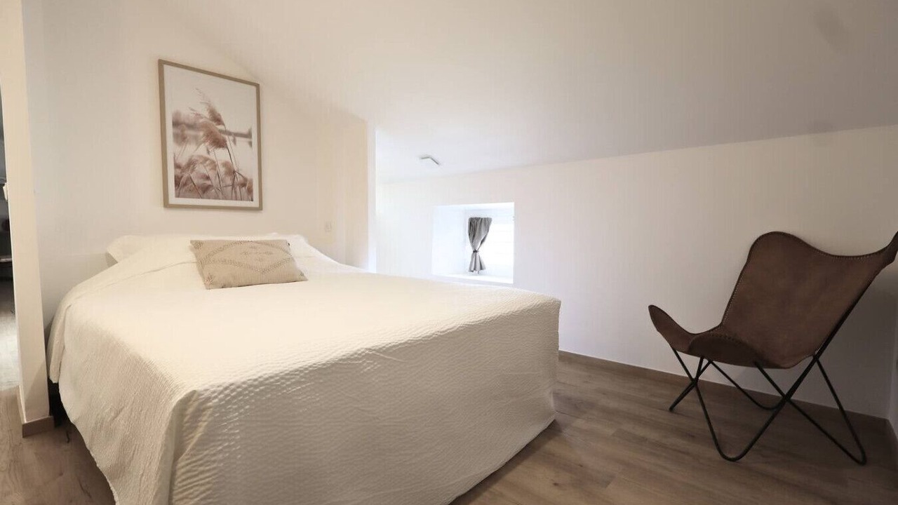 Photo of Bedroom in Camaret-sur-Aigues