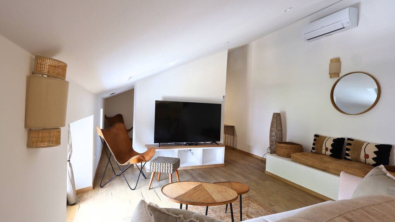 Photo of Livingroom in Camaret-sur-Aigues