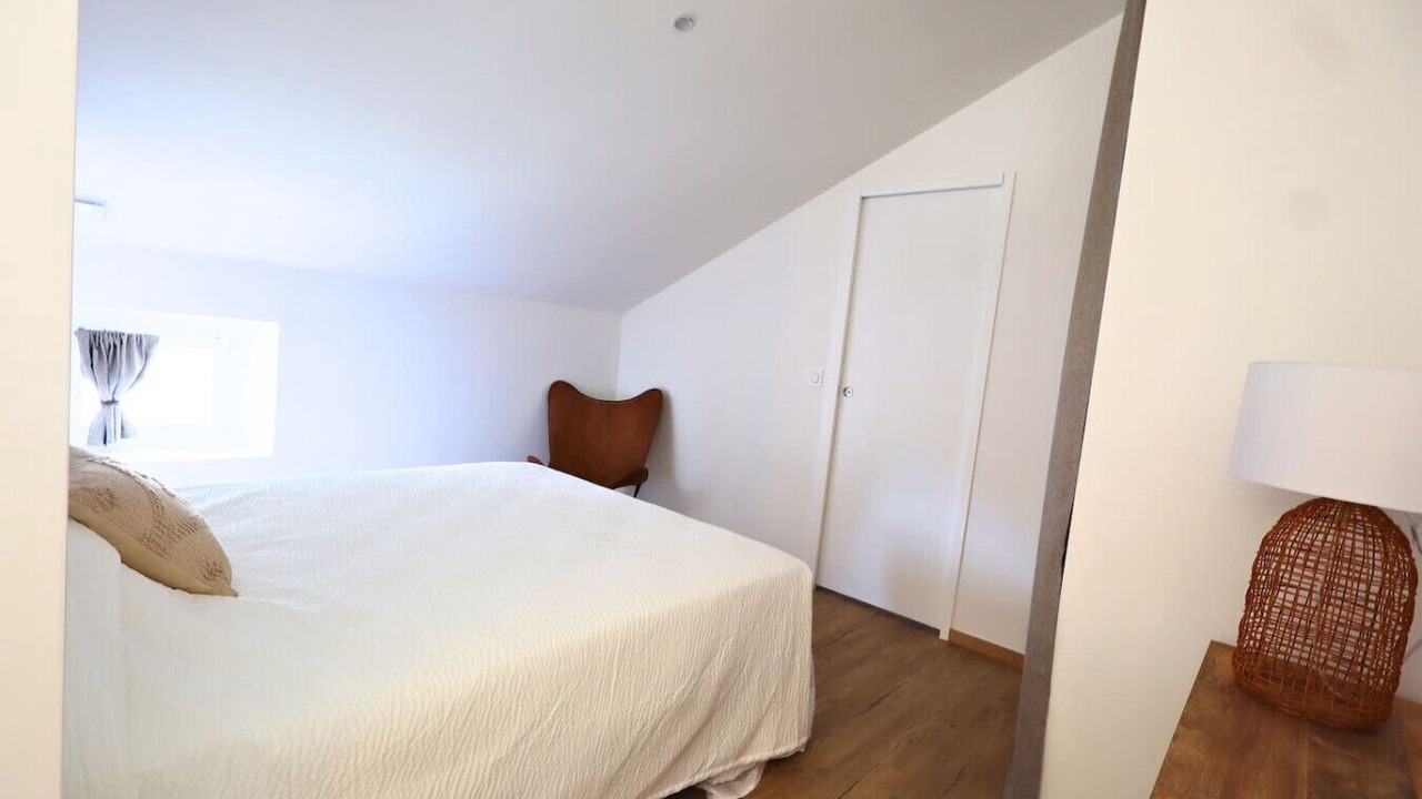 Photo of Bedroom in Camaret-sur-Aigues