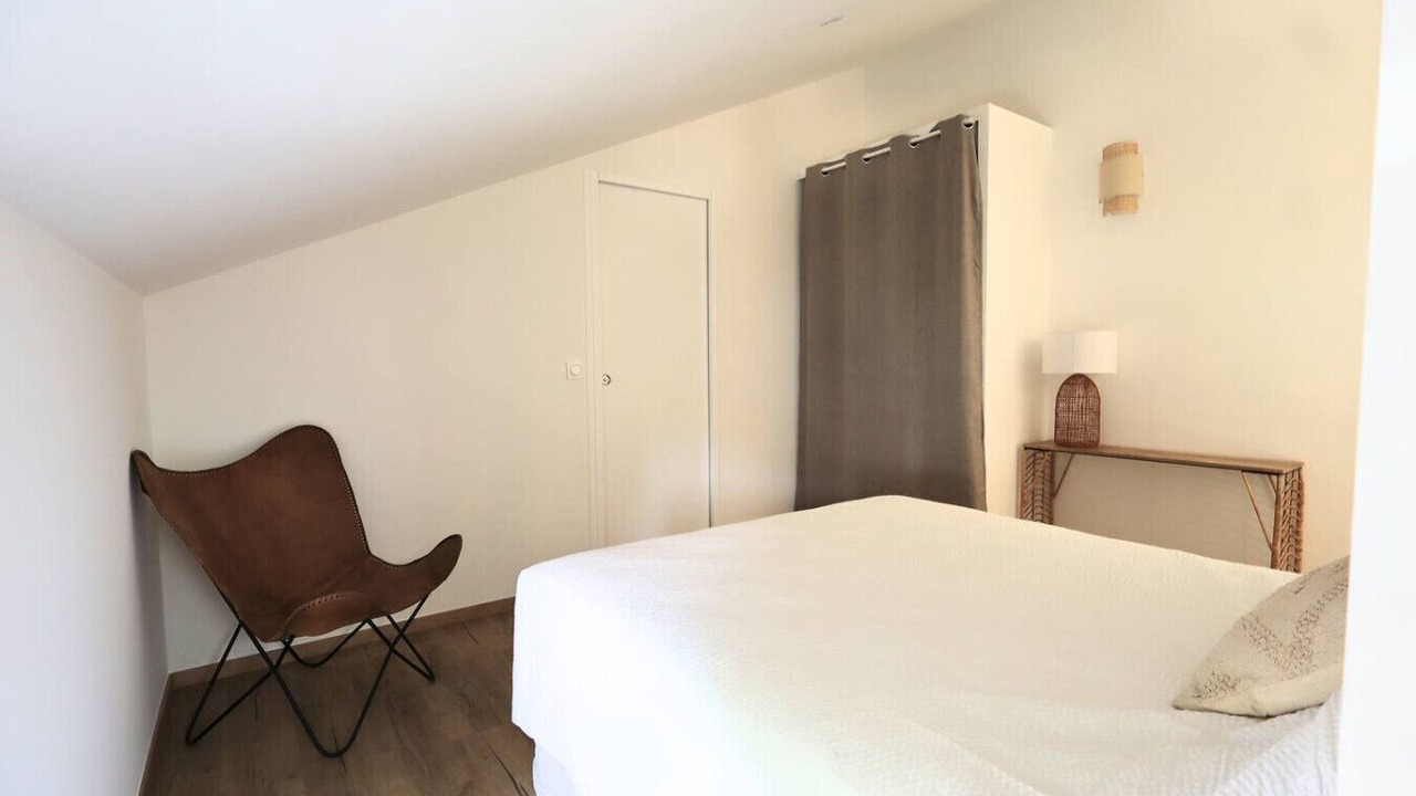 Photo of Bedroom in Camaret-sur-Aigues
