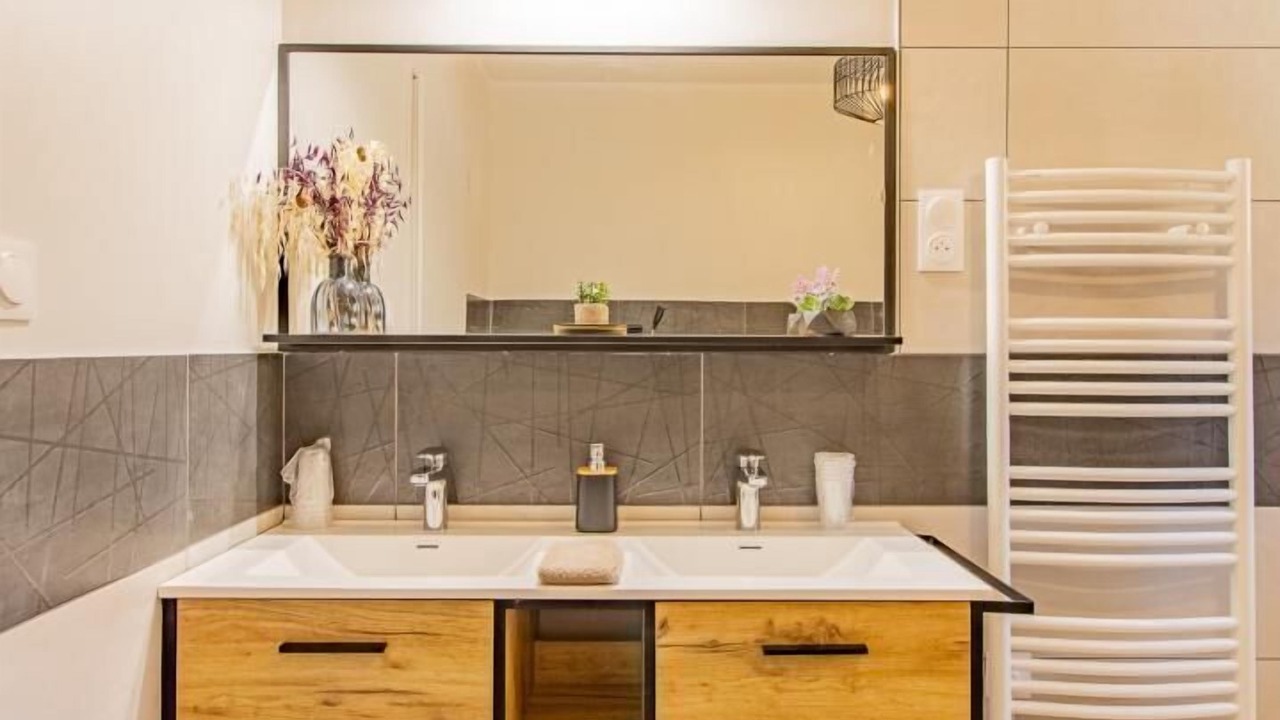 Photo of Bathroom in Mancey