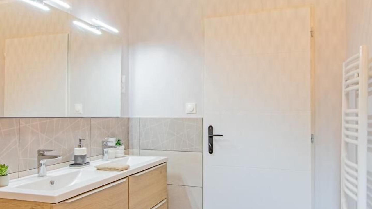 Photo of Bathroom in Mancey