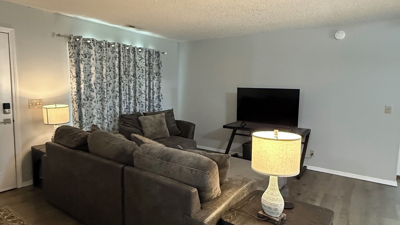 Photo of Livingroom in Grove