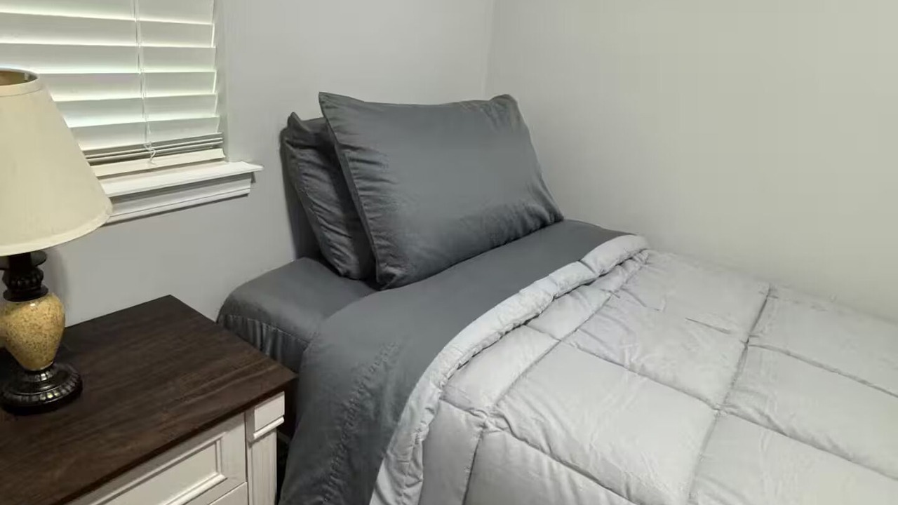 Photo of Bedroom in Grove