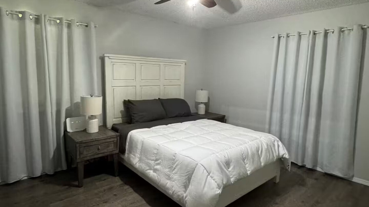 Photo of Bedroom in Grove