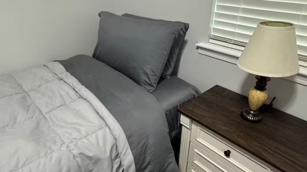 Photo of Bedroom in Grove