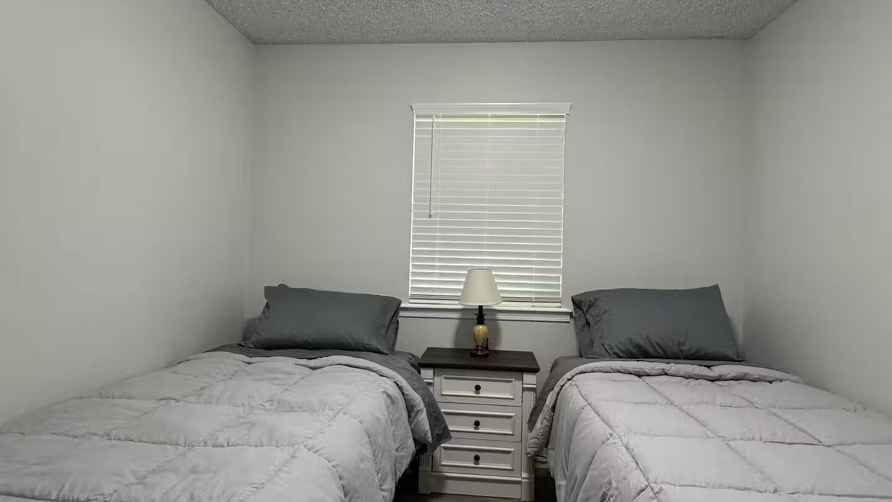 Photo of Bedroom in Grove