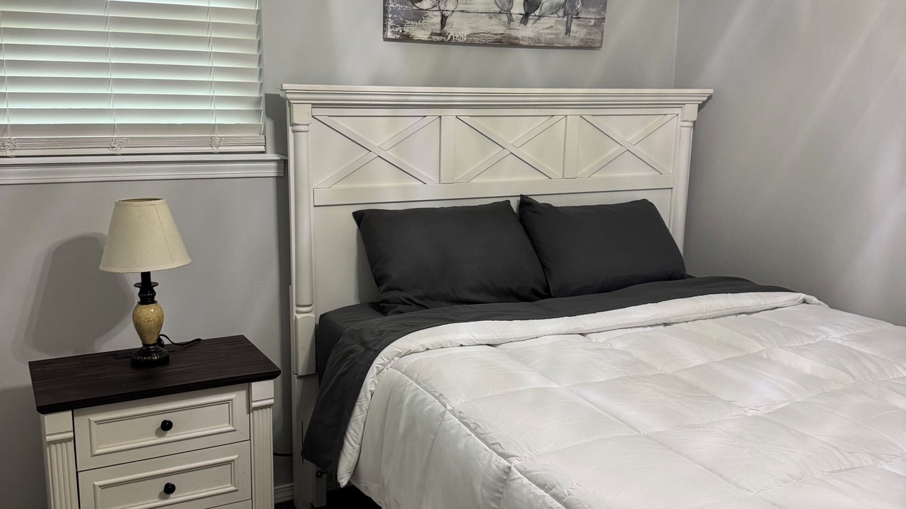 Photo of Bedroom in Grove