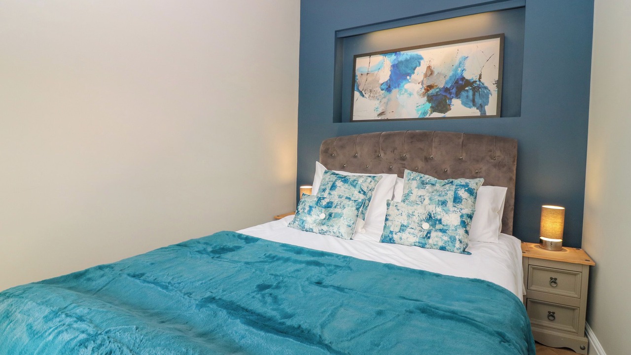 Photo of Bedroom in Oxton