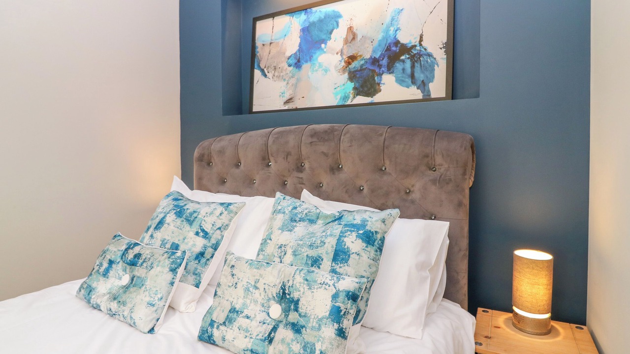 Photo of Bedroom in Oxton