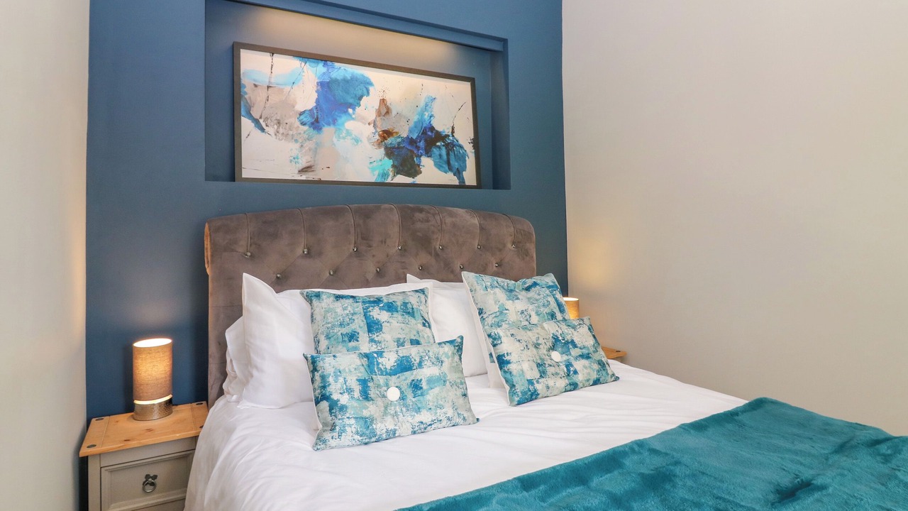 Photo of Bedroom in Oxton