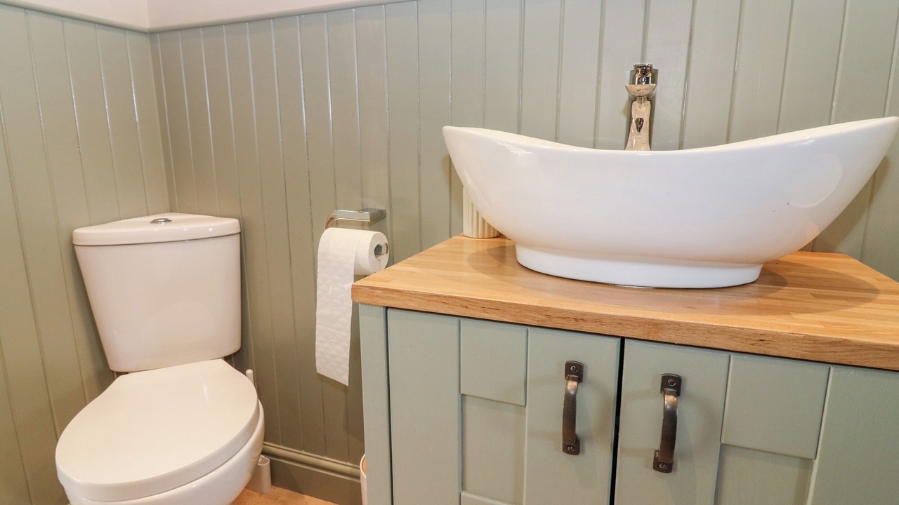 Photo of Bathroom in Oxton