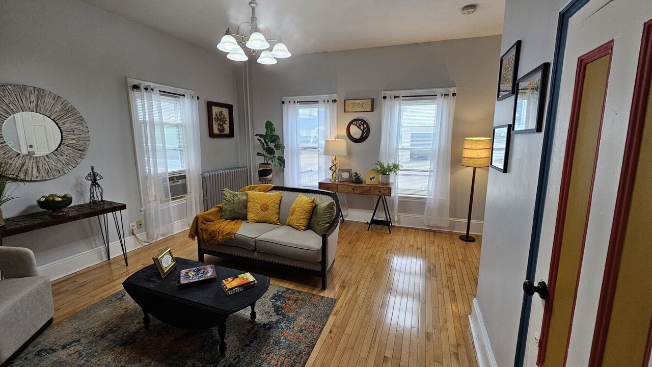 Photo of Livingroom in Revere
