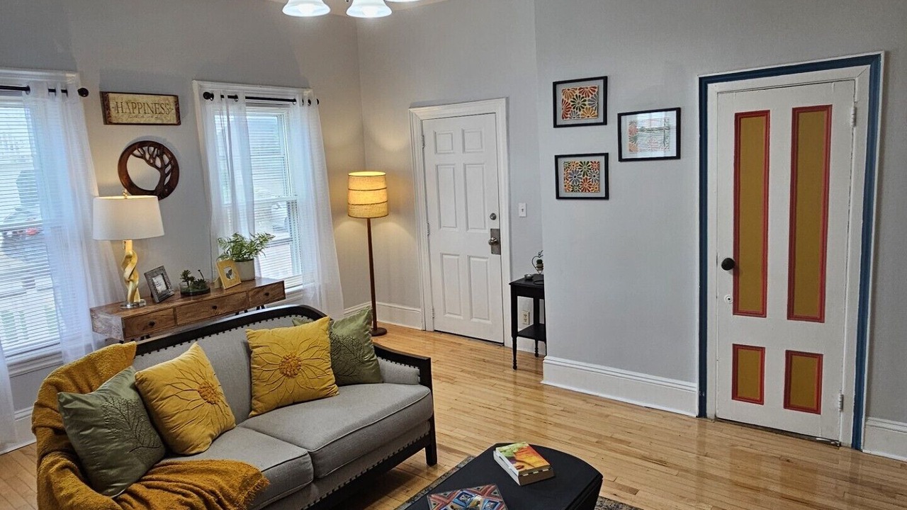 Photo of Livingroom in Revere