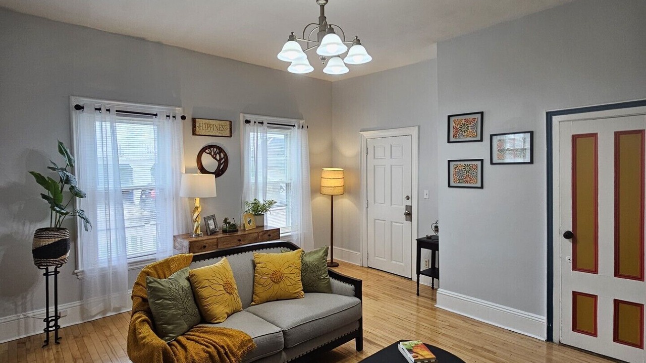 Photo of Livingroom in Revere