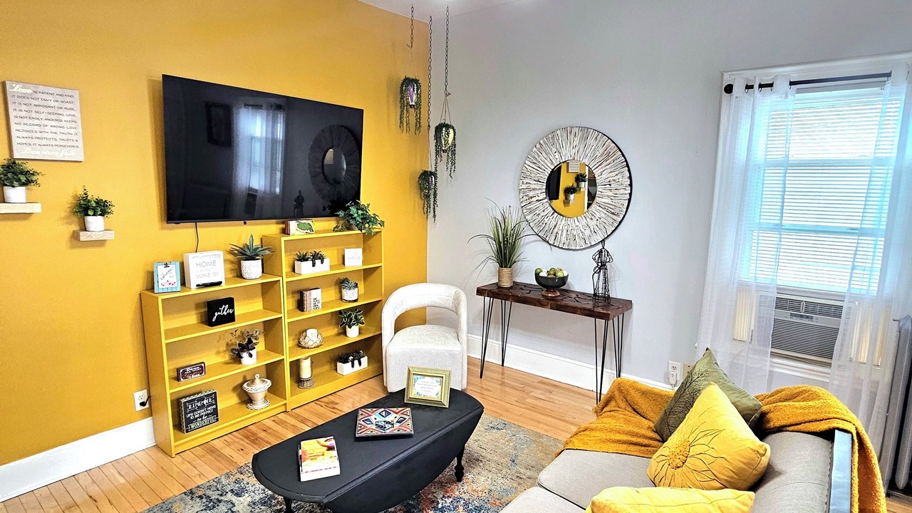 Photo of Livingroom in Revere
