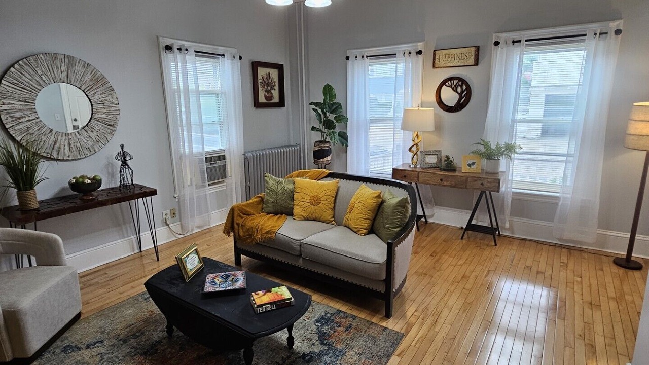 Photo of Livingroom in Revere