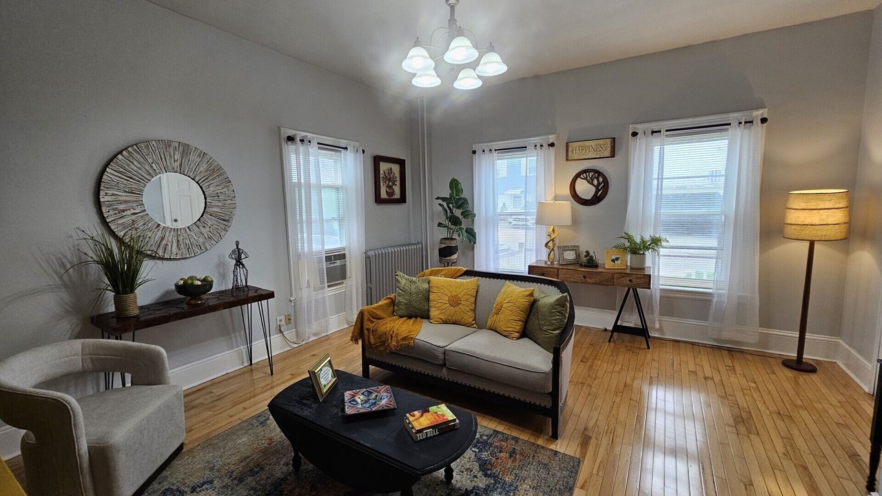 Photo of Livingroom in Revere