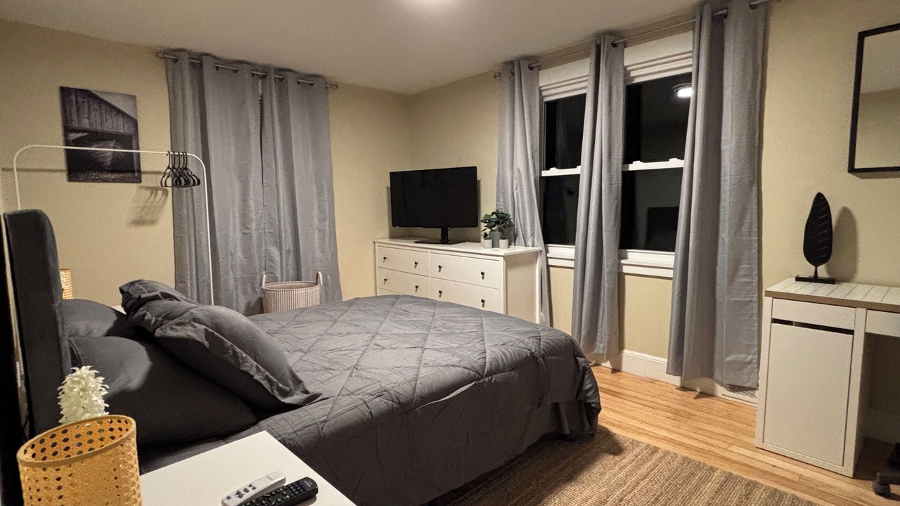 Photo of Bedroom in West Street - River Street