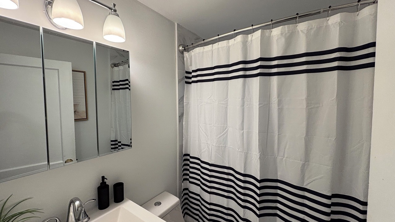 Photo of Bathroom in West Street - River Street