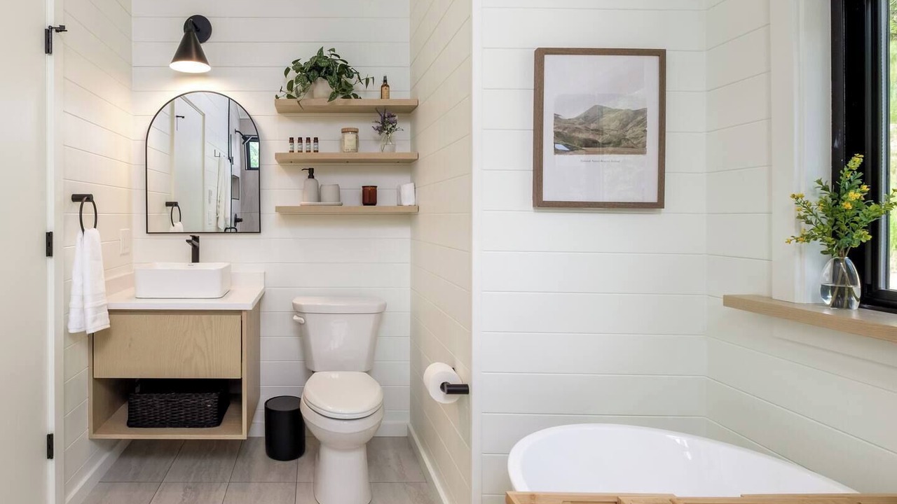 Photo of Bathroom in Balsam Grove