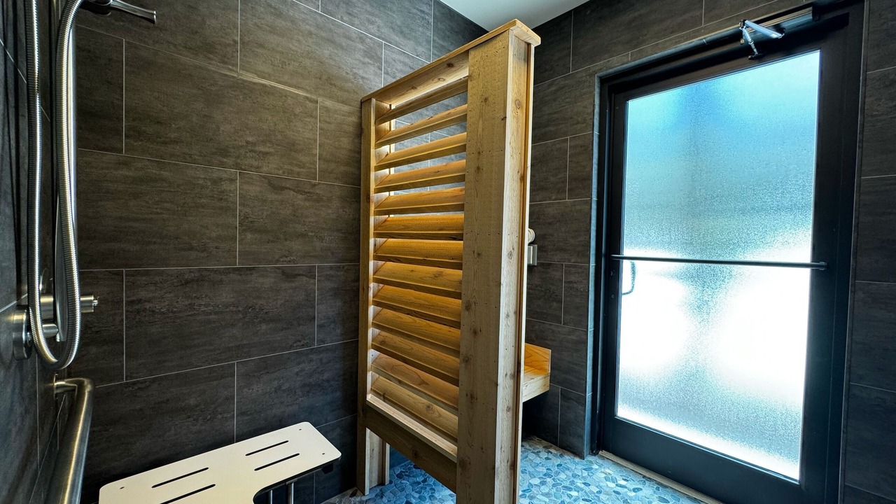 Photo of Bathroom in Balsam Grove