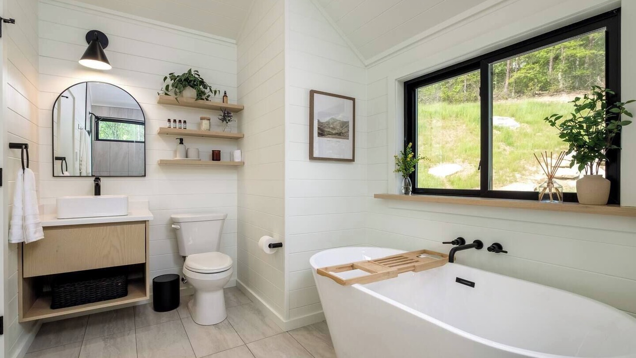 Photo of Bathroom in Balsam Grove