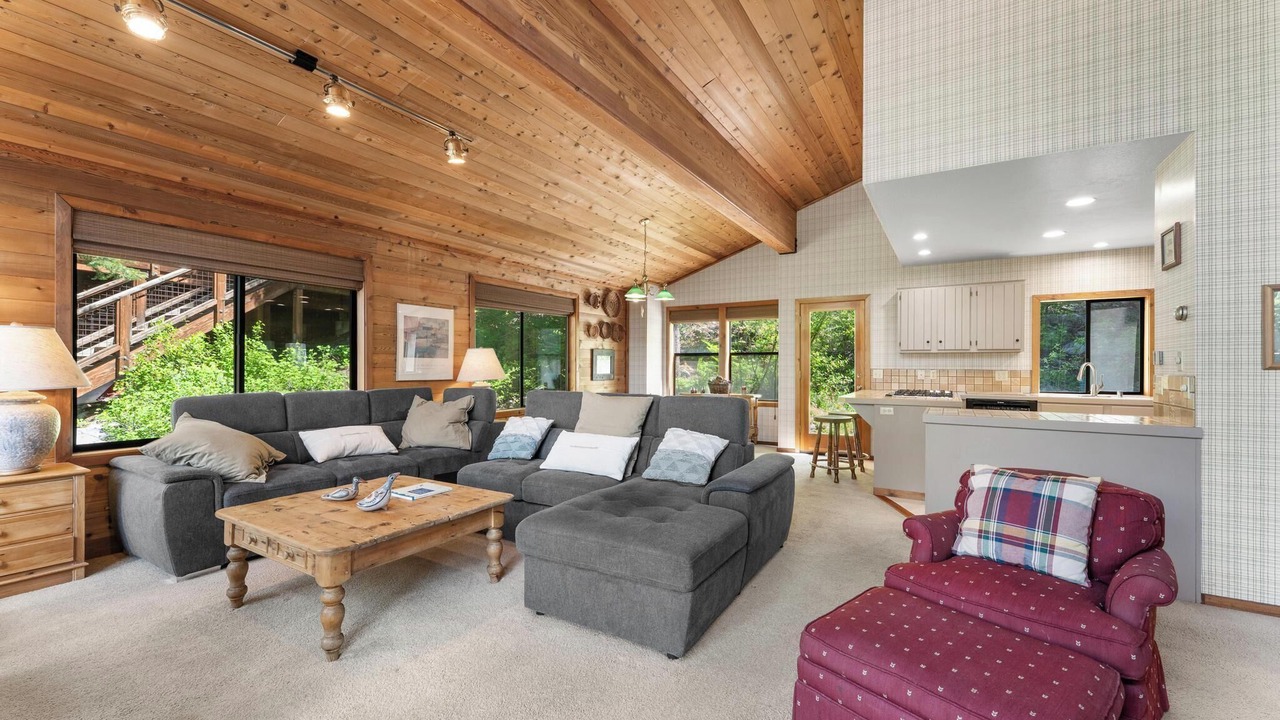Photo of Livingroom in Truckee