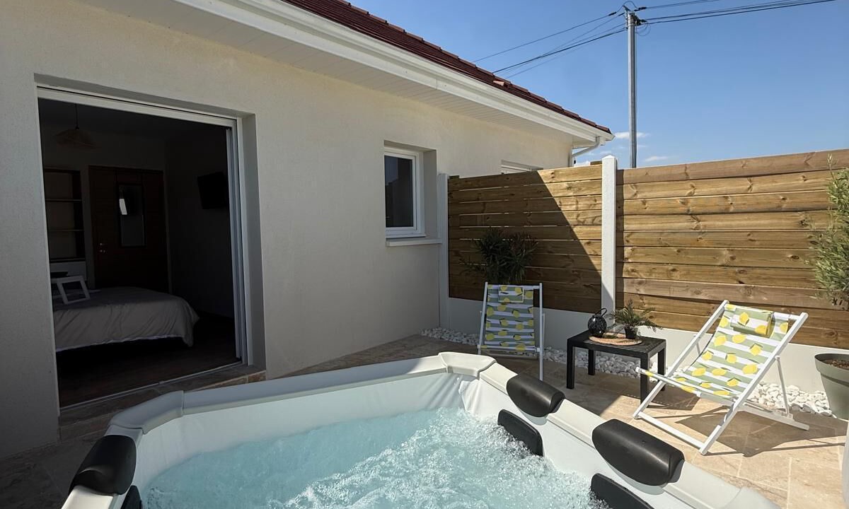 Photo of Patio Balcony in Massay