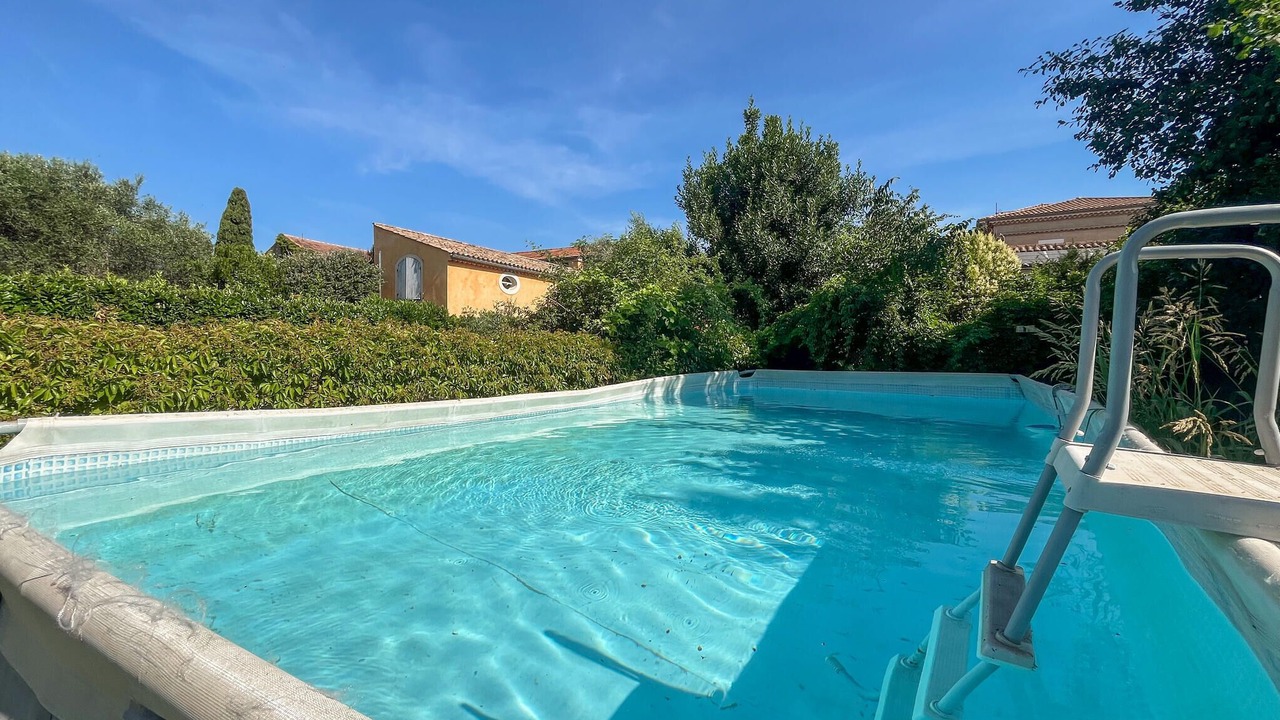 Photo of Outdoor in Pont-Saint-Esprit