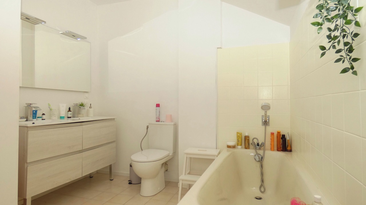 Photo of Bathroom in Bilieu
