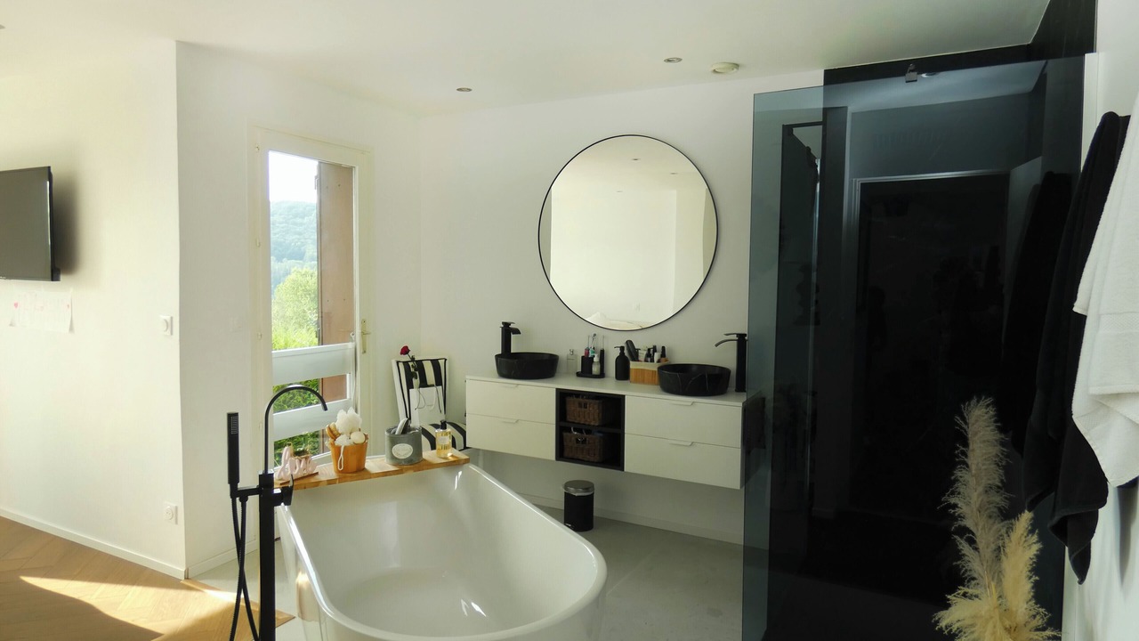 Photo of Bathroom in Bilieu