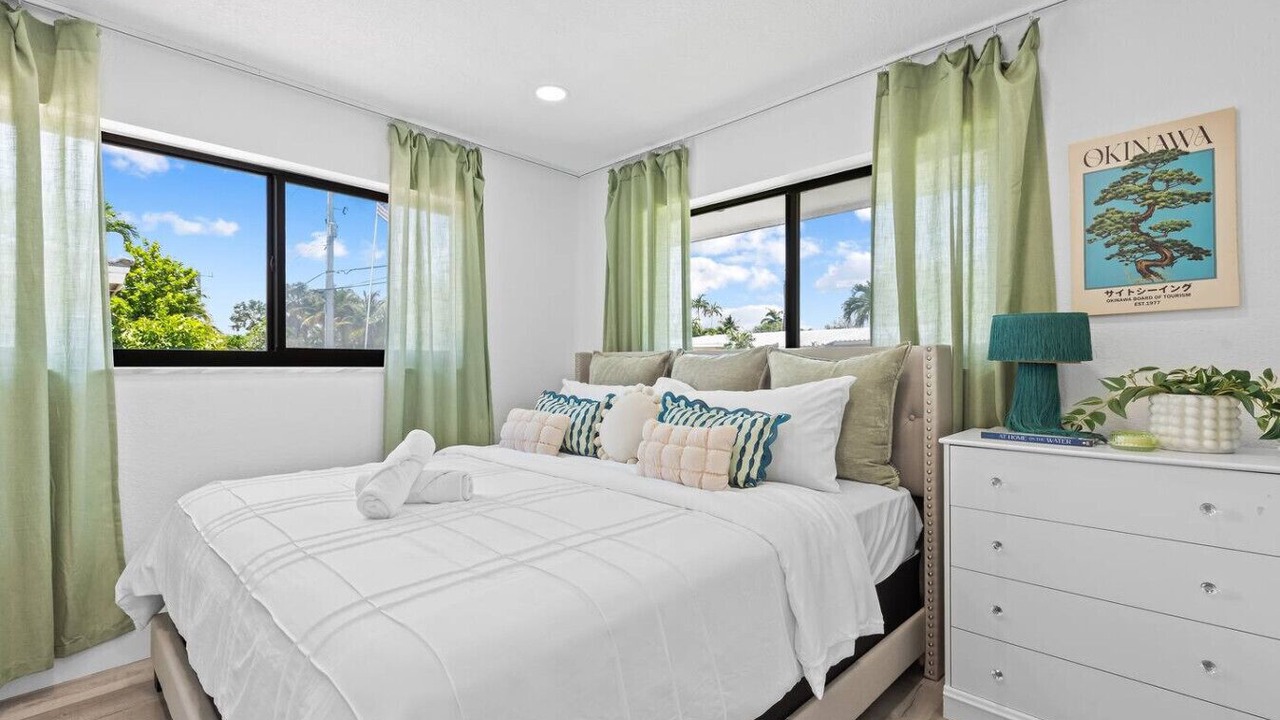 Photo of Bedroom in Garden Isles
