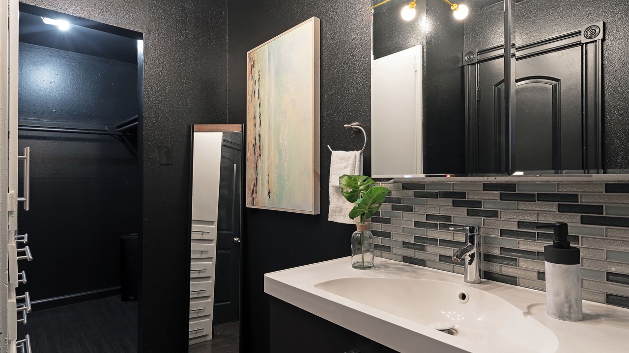 Photo of Bathroom in Neartown