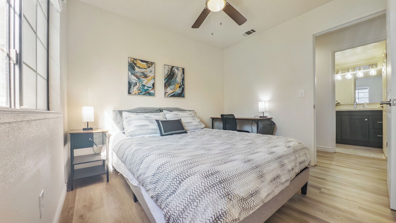 Photo of Bedroom in Pittsburg